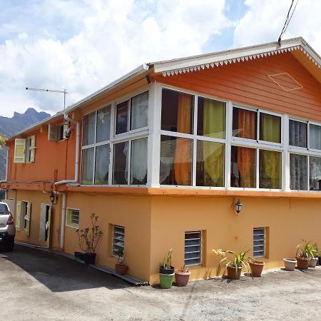 Petite Fleur De Lentilles Bed and Breakfast Cilaos Exterior foto
