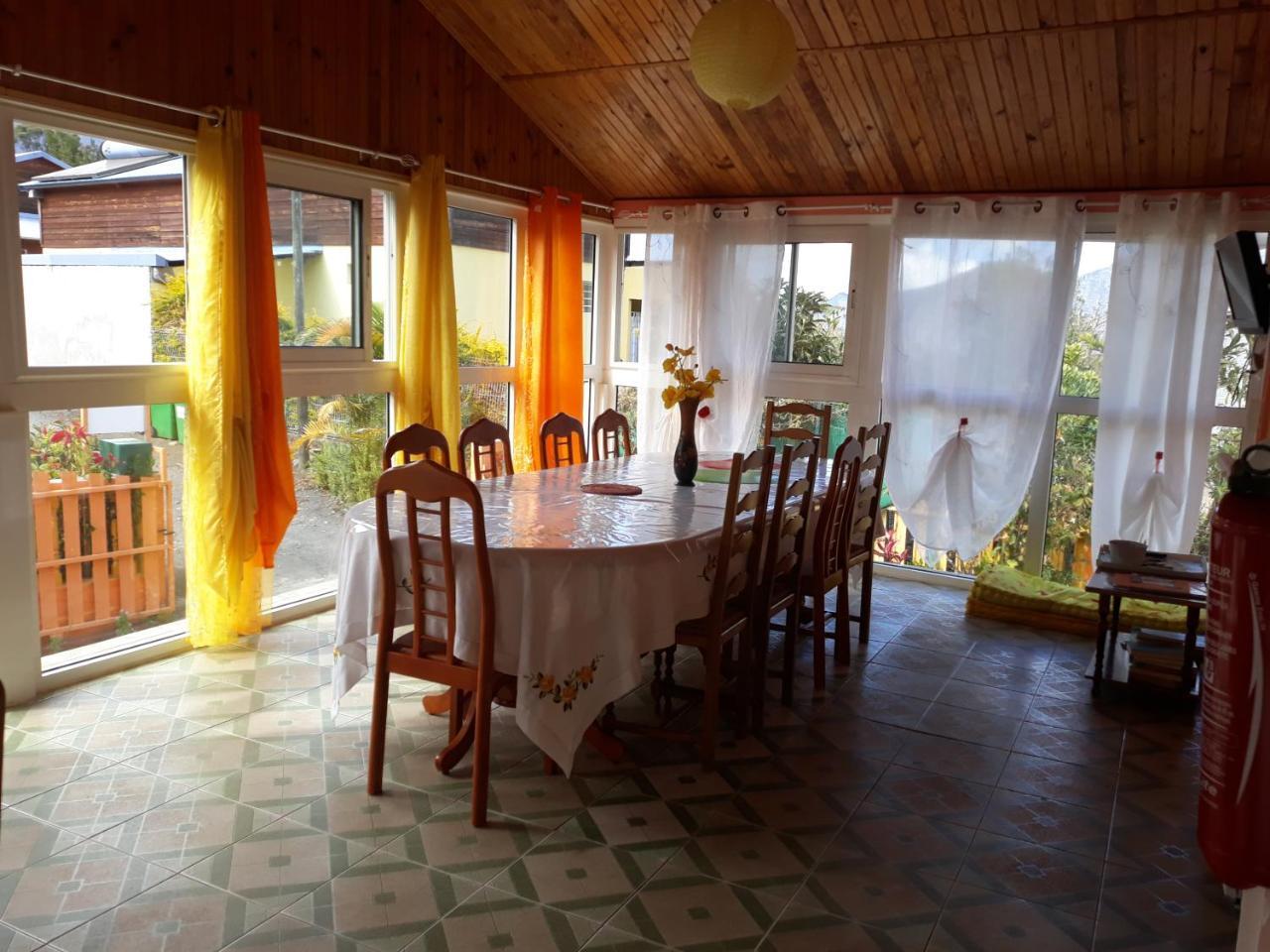 Petite Fleur De Lentilles Bed and Breakfast Cilaos Exterior foto