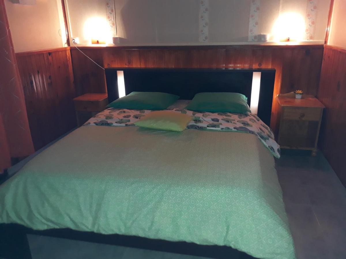 Petite Fleur De Lentilles Bed and Breakfast Cilaos Exterior foto